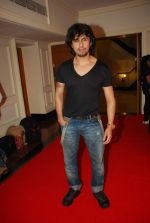 Sonu Nigam at Le Club Musique launch in Trident, Mumbai on 1st Feb 2012 (15).JPG